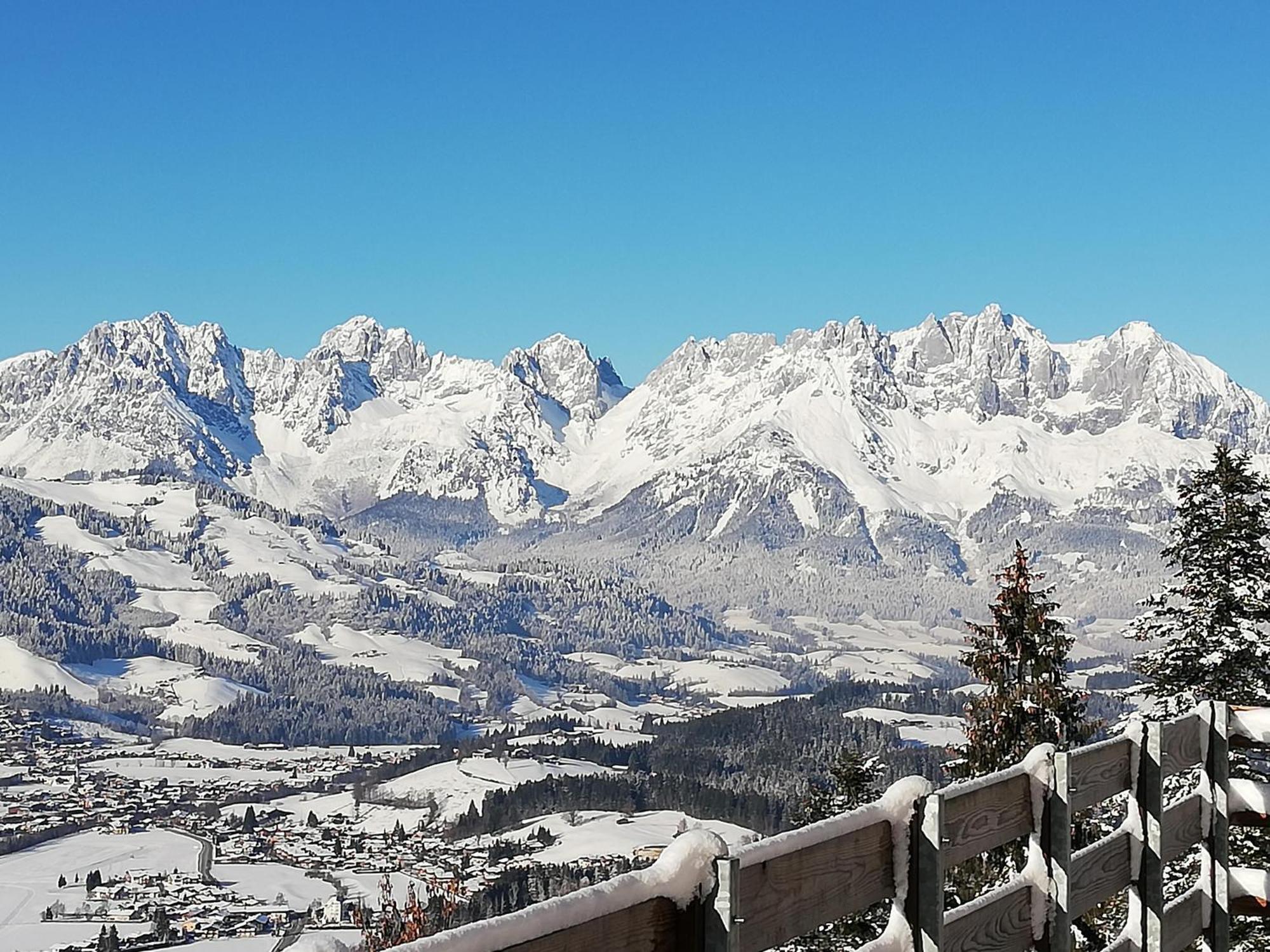 キッツビュール Hahnenkammblickヴィラ エクステリア 写真